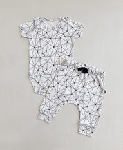 Conjunto Body Manga Curta e Calça Bebê Unissex | Satellite Branco