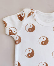 Conjunto Body Manga Curta e Calça Bebê Unissex | Yin Yang
