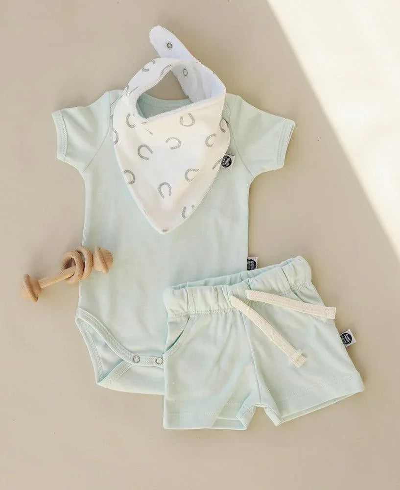 Babador Bandana Unissex | Lucky - MiniMalista Baby - 0.3, b2b, Baby, black-friday, com-desconto-mm10, Meia Estação, Menino, new -bebê-minimalista-estiloso