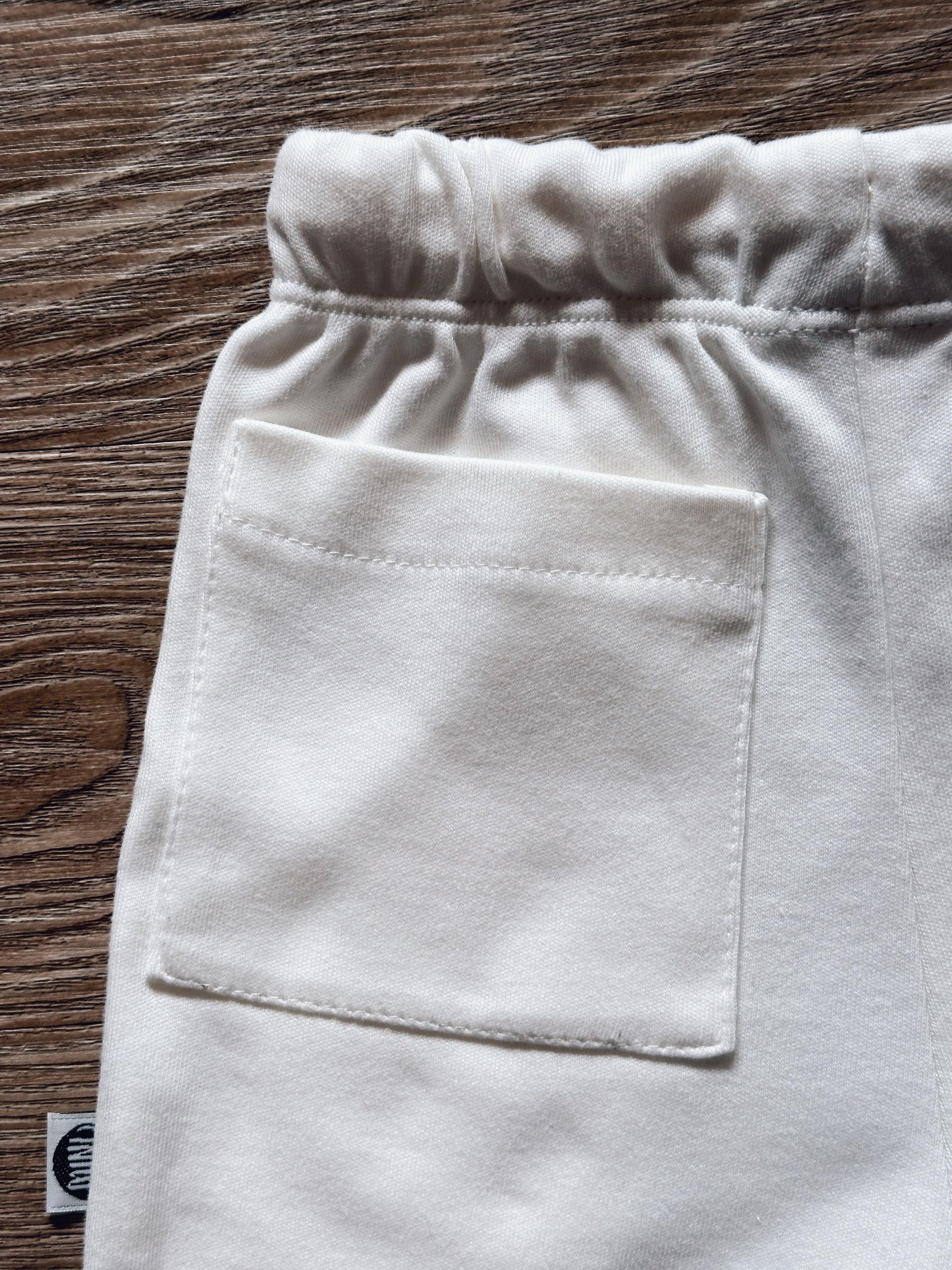 Bermuda Cargo Infantil Unissex MiniMalista | Liso Branco Off - MiniMalista Baby - 0, Ano Novo, anonovo, b2b, Calor, com-desconto-mm10, Kids, Menino, Neutro, new, Reveillon, tab-tam-shorts-cargo, Unissex, Verão -bebê-minimalista-estiloso