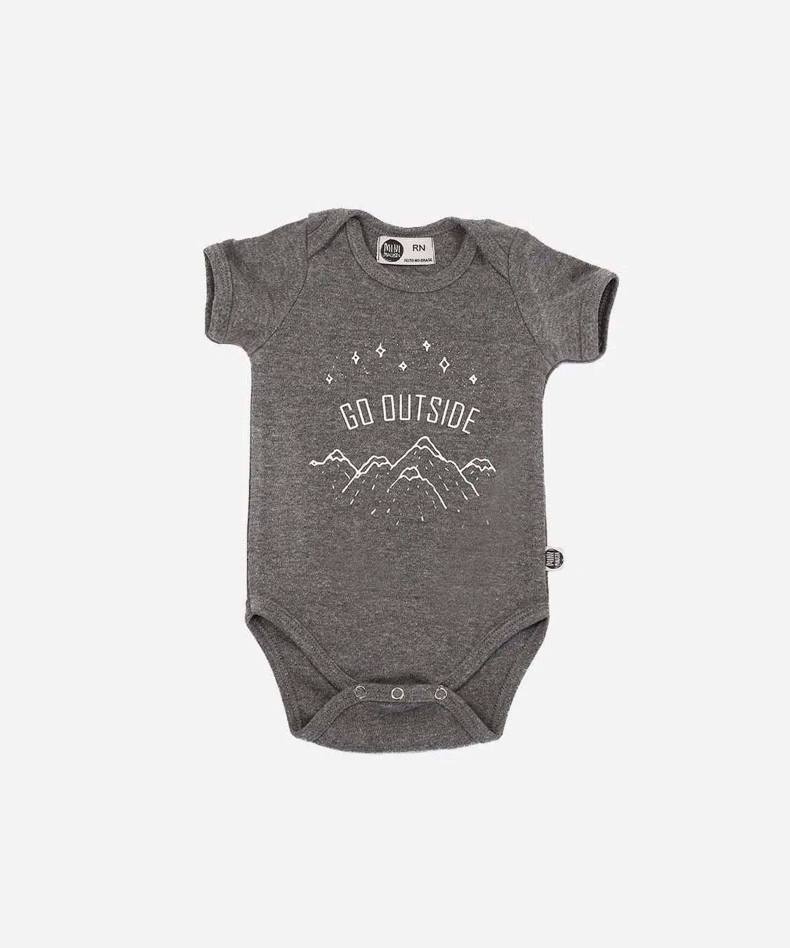 Body de Bebê Manga Curta Unissex Go Outside - MiniMalista Baby - 0.35, 0.45, b2b, Baby, black-friday, com-desconto-mm10, Meia Estação, Menino, minime, Neutro, tab-tam-body-curto, Unissex -bebê-minimalista-estiloso