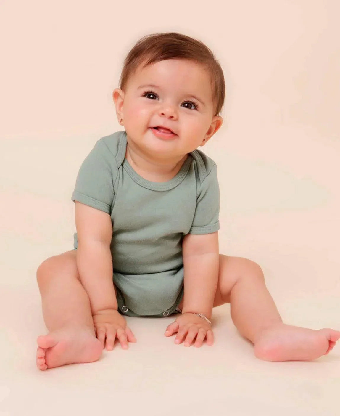 Body de Bebê Manga Curta Unissex MiniMalista | Liso Sage - MiniMalista Baby - 0.3, 0.35, b2b, Baby, black-friday, com-desconto-mm10, Meia Estação, Menino, tab-tam-body-curto -bebê-minimalista-estiloso