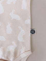 Body de Bebê Manga Curta Unissex | Bunny - MiniMalista Baby - 0.25, b2b, Baby, black-friday, com-desconto-mm10, Meia Estação, Menina, tab-tam-body-curto -bebê-minimalista-estiloso