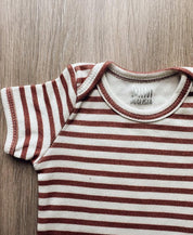 Body de Bebê Manga Curta Unissex | Listrinhas Chutney - MiniMalista Baby - 0.3, 0.45, b2b, Baby, black-friday, com-desconto-mm10, Meia Estação, Menino, Neutro, new, tab-tam-body-curto, Unissex -bebê-minimalista-estiloso