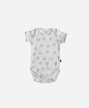 Body de Bebê Manga Curta Unissex | Lucky - MiniMalista Baby - 0.3, b2b, Baby, black-friday, com-desconto-mm10, Meia Estação, Menino, new, tab-tam-body-curto -bebê-minimalista-estiloso