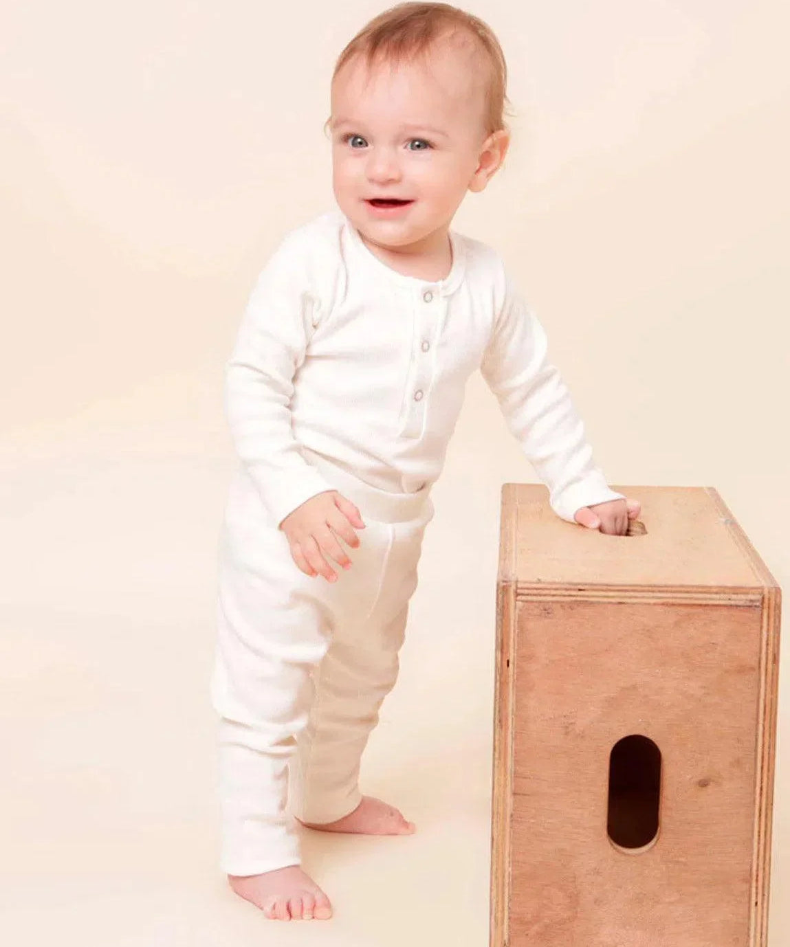 Body de Bebê Manga Longa Unissex Canelado Botões MiniMalista | Liso Branco Off - MiniMalista Baby - 0.25, 0.3, Ano Novo, anonovo, b2b, Baby, Best, black-friday, com-desconto-mm10, Frio, Menina, Neutro, new, Reveillon, tab-tam-body-botão-frontal, tab-tam-body-canelado, Unissex -bebê-minimalista-estiloso