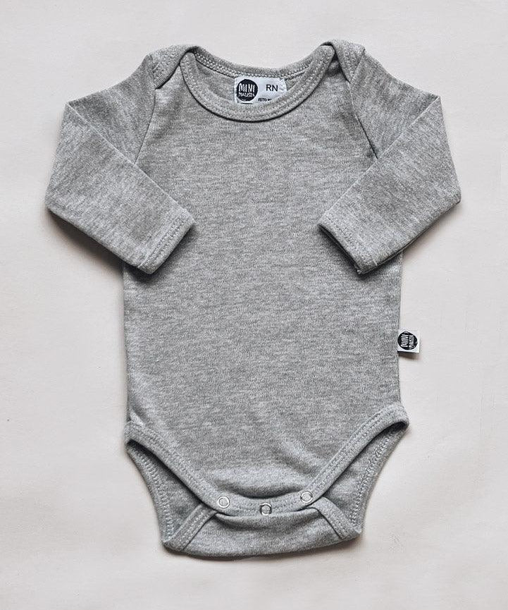 body-manga-longa-bebe-liso-cinza-mescla-medio-minimalista-menino-algodao-2_8ba42a68-6325-4fb2-9fa5-66db3fe9cb19.jpg