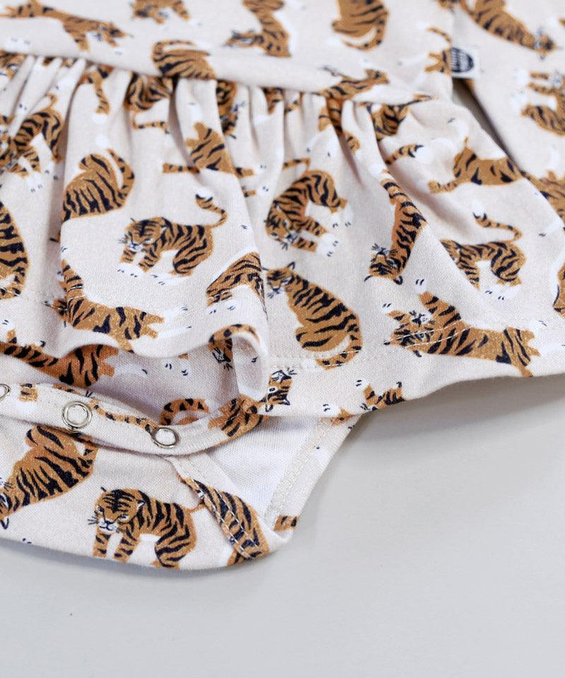Body-Vestido de Bebê Manga Longa | Tiger - MiniMalista Baby - 0.3, 0.35, b2b, Baby, black-friday, com-desconto-mm10, Frio, Menina, tab-tam-body-vestido -bebê-minimalista-estiloso