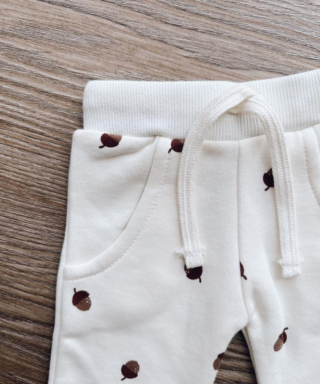 Calça Moletom Unissex Peluciado | Acorn - MiniMalista Baby - 0.3, b2b, Baby, black-friday, com-desconto-mm10, Frio, Kids, Menina, Menino, Neutro, tab-tam-calca-moletom, tab-tam-calça-molet-bebe, Unissex -bebê-minimalista-estiloso