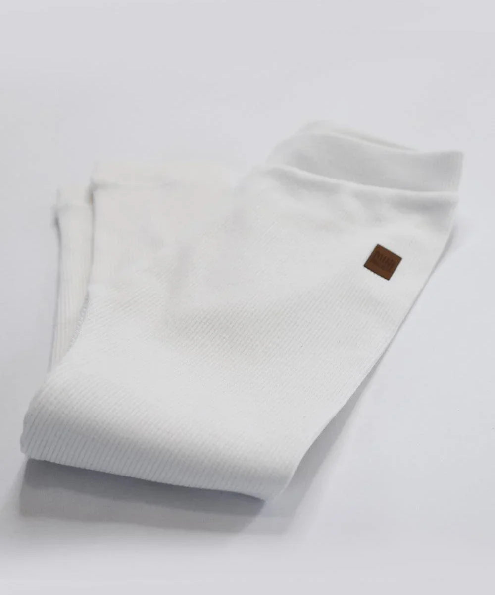 Calça Unissex Slim Canelado MiniMalista | Liso Branco Off - MiniMalista Baby - 0.25, 0.3, Ano Novo, anonovo, b2b, Baby, Best, black-friday, com-desconto-mm10, Frio, Kids, Menina, Neutro, new, Reveillon, tab-tam-calça-slim, Unissex -bebê-minimalista-estiloso