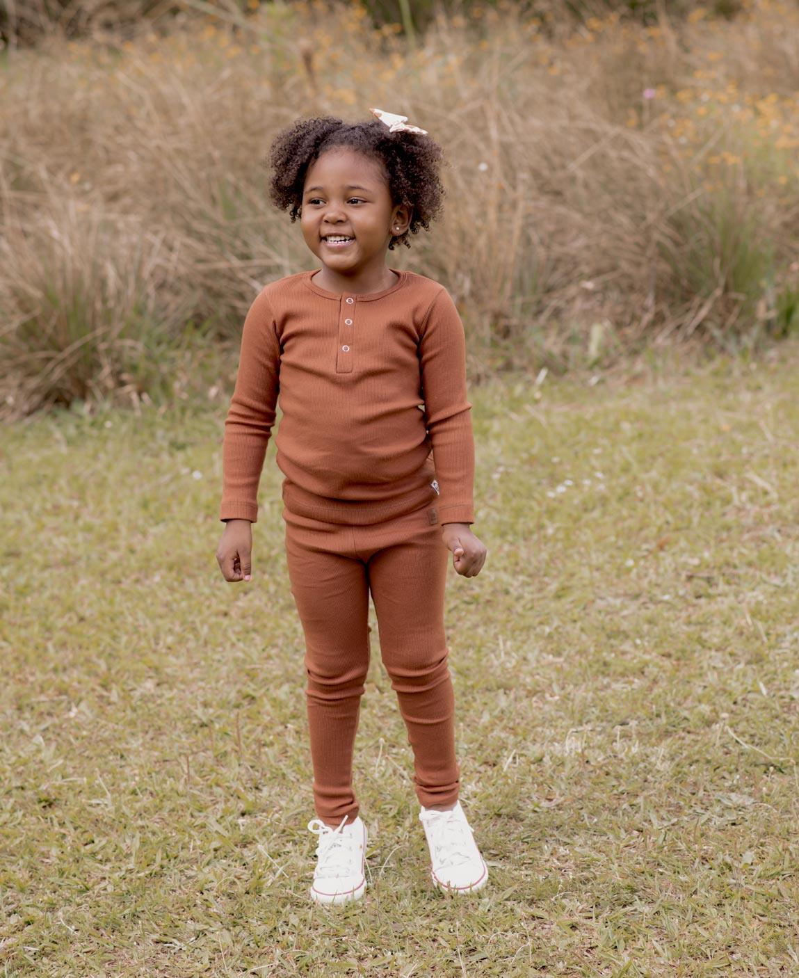 Calça Unissex Slim Canelado MiniMalista | Liso Oak - MiniMalista Baby - 0.3, b2b, Baby, black-friday, com-desconto-mm10, Frio, Kids, Menino, tab-tam-calça-slim, Winter Sale 30% -bebê-minimalista-estiloso