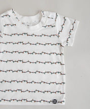 Camiseta Infantil Manga Curta Unissex | Lights - MiniMalista Baby - 0.3, Ano Novo, b2b, black-friday, Christmas, com-desconto-mm10, Kids, Meia Estação, Menina, minime, natal, Neutro, Reveillon, tab-tam-camiseta-manga-curta, Unissex, Xmas -bebê-minimalista-estiloso