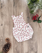 Jardineira de Bebê Unissex | Candy Cane - MiniMalista Baby - 0, b2b, Baby, Calor, Christmas, com-desconto-mm10, Menina, natal, Neutro, SALE-FINAL, tab-tam-jardineiras, ultimas-peças, Unissex, Verão, Xmas -bebê-minimalista-estiloso