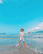 Macaquinho de Praia Estampado UV50+ | Racer Beige - MiniMalista Baby - 0, b2b, Baby, Calor, com-desconto-mm10, Menina, Neutro, tab-tam-macaquinho-praia, Unissex, Verão -bebê-minimalista-estiloso