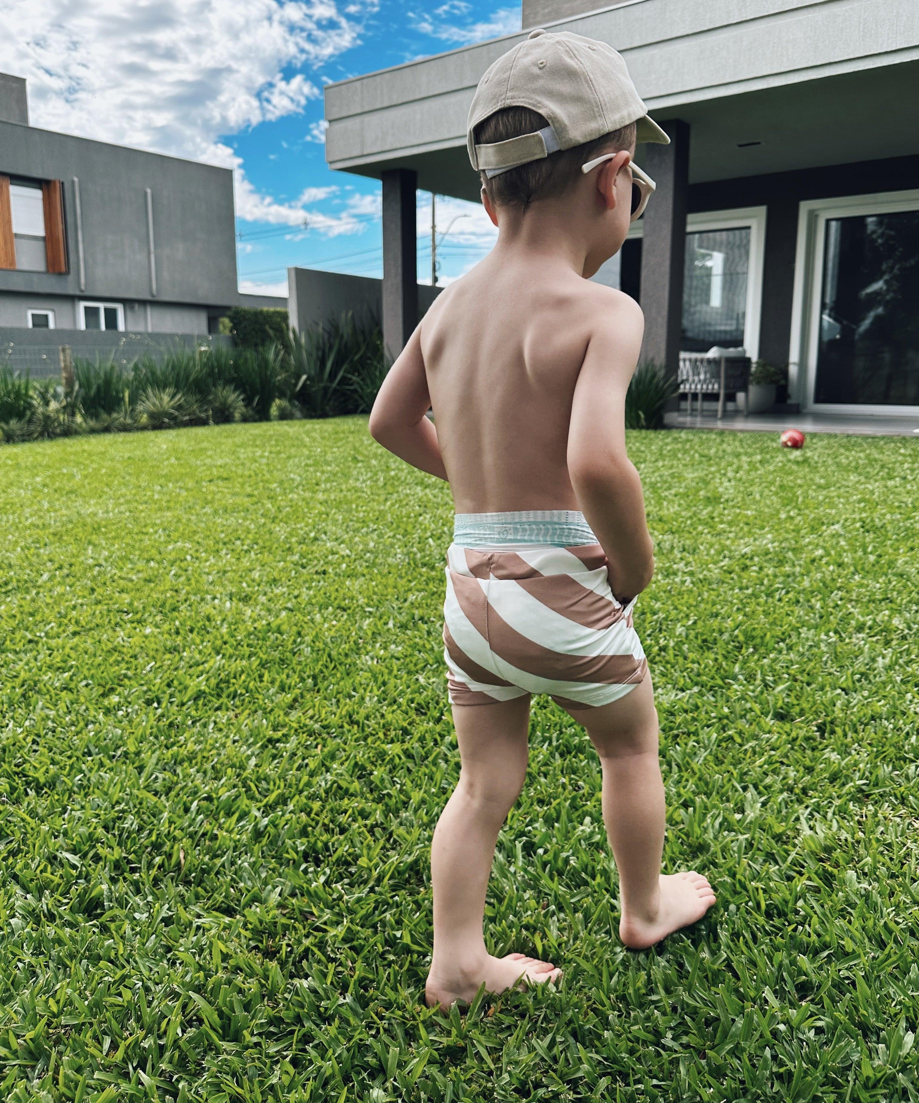 Sunga Infantil Estampado UV50+ | Listras Diagonais Bege - MiniMalista Baby - 0, b2b, Baby, Calor, com-desconto-mm10, Kids, Menino, Neutro, new, Unissex, Verão -bebê-minimalista-estiloso