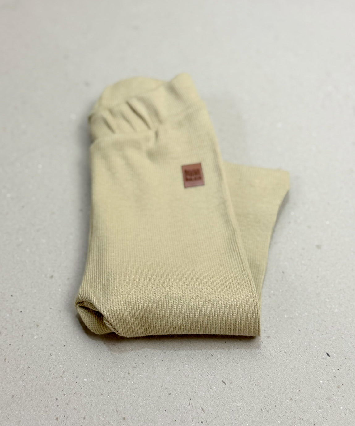 Calça Slim Canelada Liso Avelã combinação de look - avelã terroso com tons quentes e estampas naturais - MiniMalista Baby