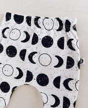 Conjunto Bebê Unissex Calça + Body Longo + Babador | Preto e Lunar