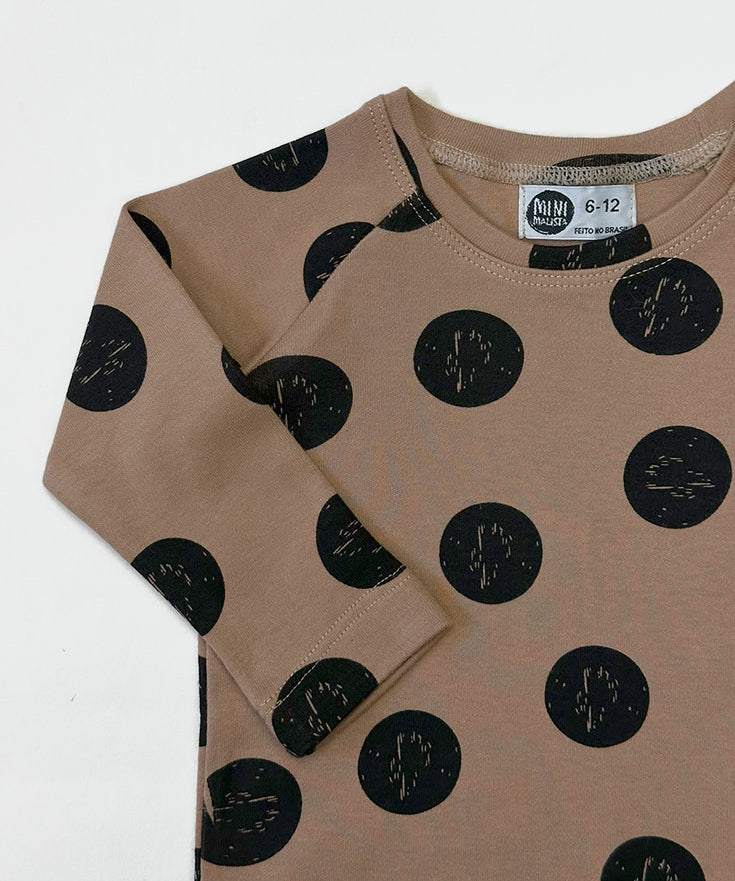Camiseta-infantil-manga-longa-inverno-moderna-unissex-full-moon-marrom-bolas-pretas-6.jpg