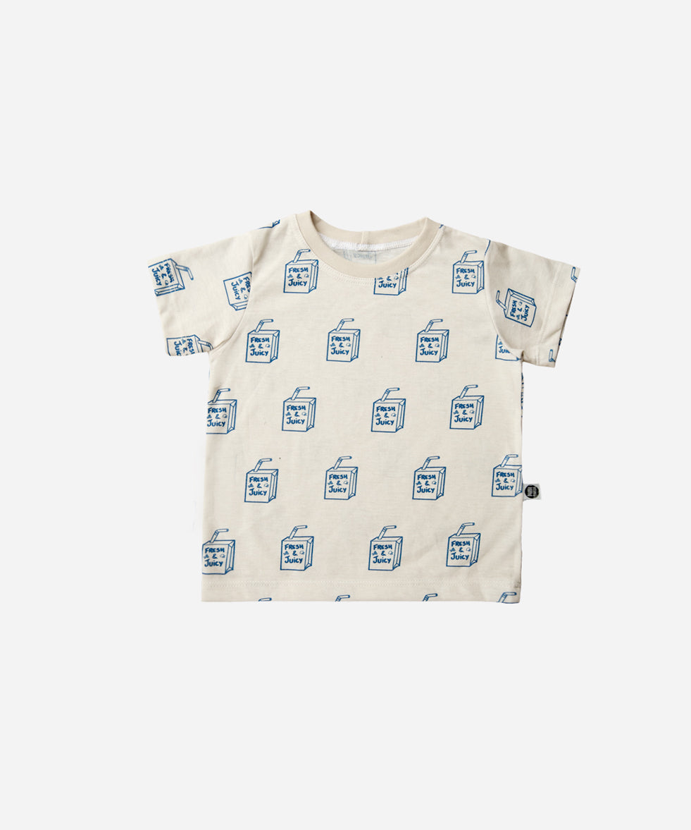 Camiseta-infantil-menino-juicy-azul-bege-caixinha-de-suco-minimalistababy.jpg
