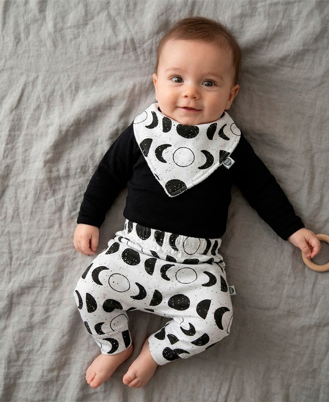 Conjunto Bebê Unissex Calça + Body Longo + Babador | Preto e Lunar