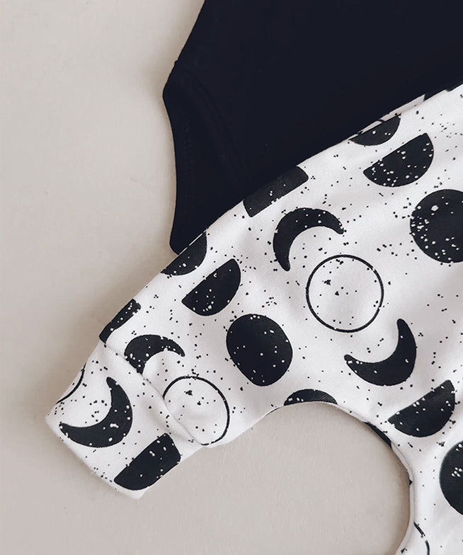Conjunto-bebe-body-calca-babador-liso-preto-lunar-luas.jpg