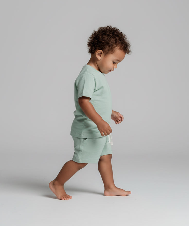 Conjunto-bebe-e-infantil-menino-unissex-liso-algodao-minimalista-liso-verde-claro-eucalipto-minimalista-baby-6.jpg