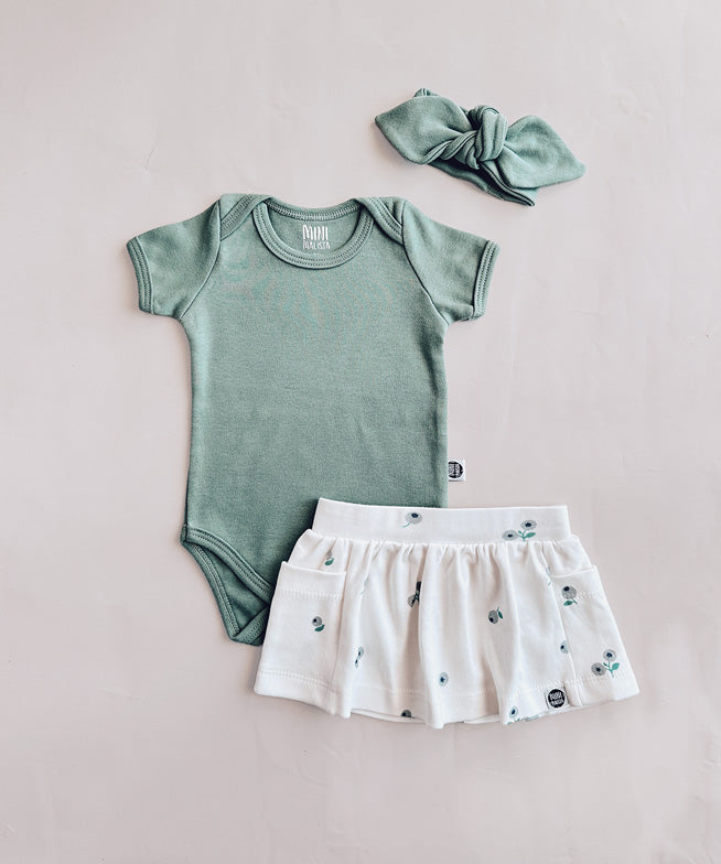 Conjunto-bebe-menina-body-e-saia-faixinha-feminino-sage-e-blueberry.jpg