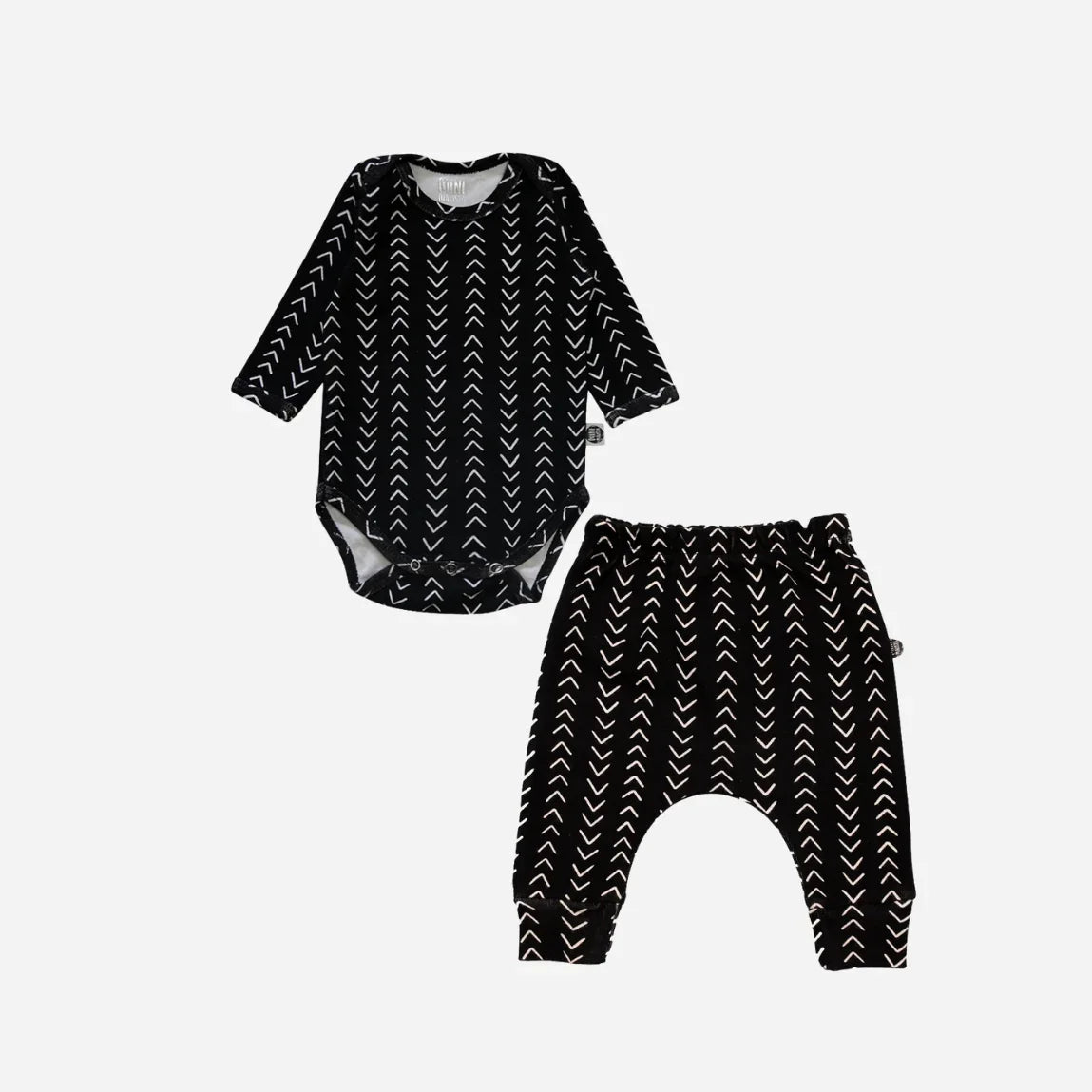 Conjunto-body-e-calca-harem-bebe-algodao-minimalista-preto-e-branco-menino-fishbone.jpg