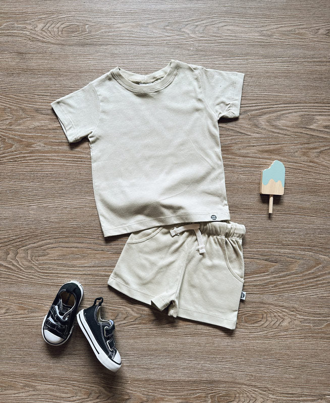 Conjunto-camiseta-e-bermuda-menino-liso-stone-minimalista-1.jpg