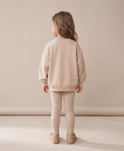 MiniMalista Conjunto Moletom + Calça Canelada Liso Bege Claro detalhe do moletom peluciado por dentro. Conjunto infantil 100% algodão fio penteado para bebê e criança, peluciado quentinho, interior macio antialérgico, hoodie + leggings clássico unissex.