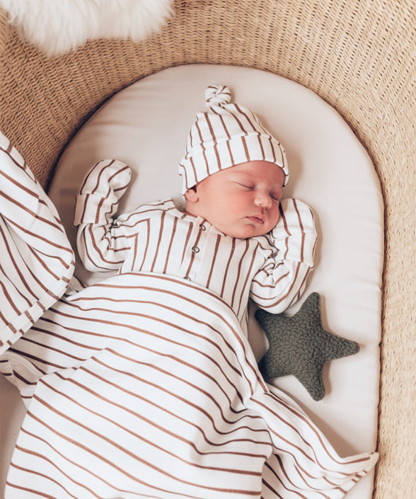 Conjunto-saida-maternidade-listras-verticais-forest-minimalista-baby_85979214-a073-44e2-9088-b830ea46b887.jpg