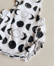 Conjunto Verão Bebê Menina Body + Jardineira + Faixinha | Preto e Lunar