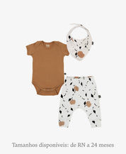 Conjunto Bebê Unissex Goldie e Apples - Body Curto (Goldie dourado caramelo) + Calça Harém (Apples maçãs bege) + Babador Bandana - Coleção Wild - 100% algodão fio egípcio - MiniMalista Baby
