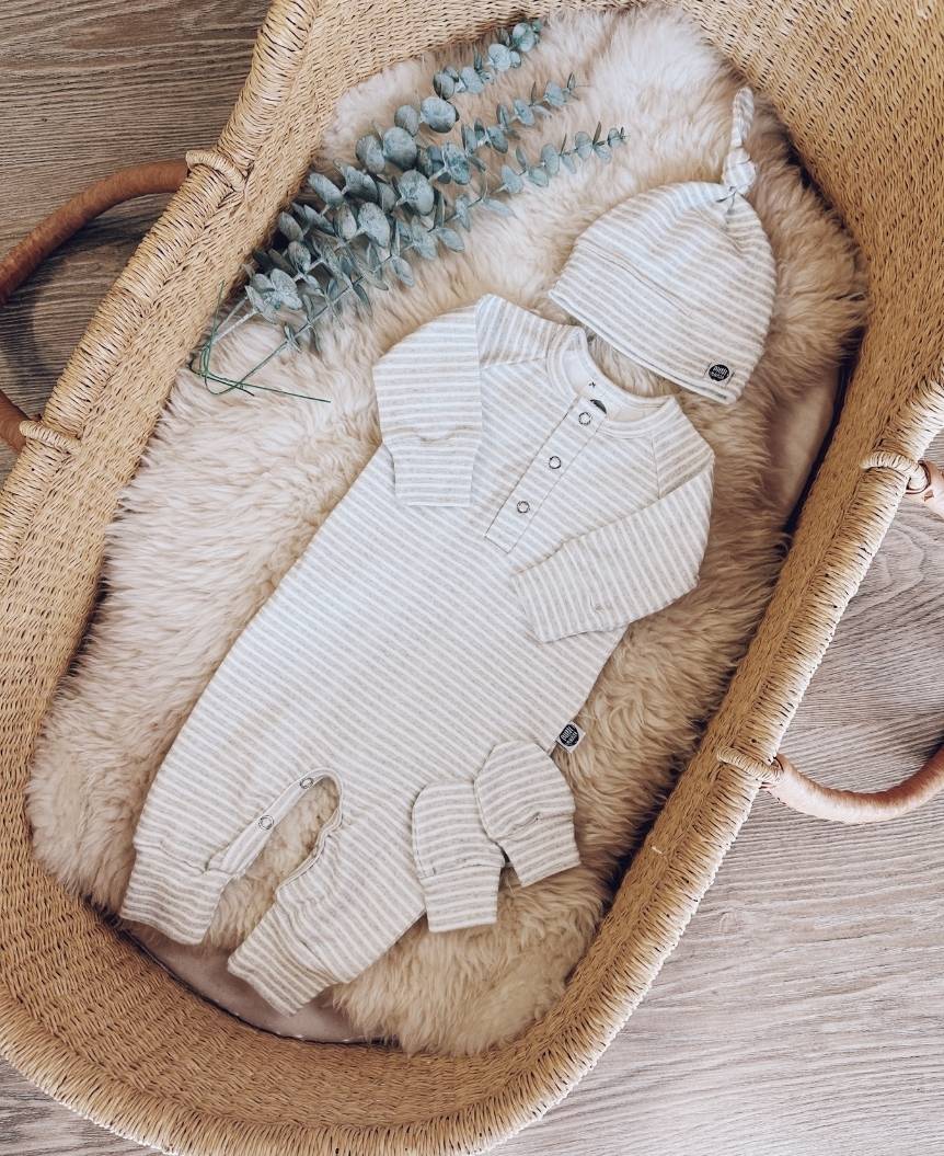 Kit Bebê Macacão Minimalista 3 peças | Listrinhas Cinza