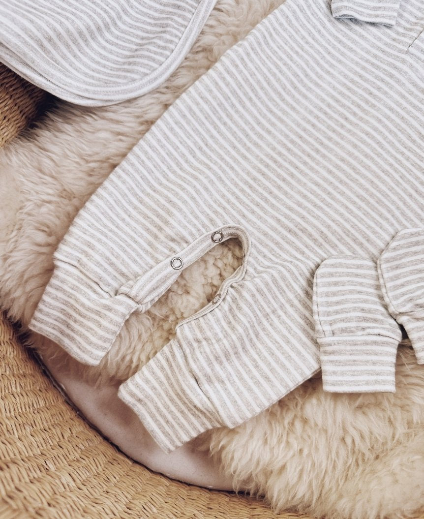 Kit Presente Saída de Maternidade Bebê 4 peças | Listrinhas Cinza