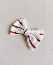 Conjunto Bebê Menina Verão Camiseta + Saia + Laço | Chocolate e Beach