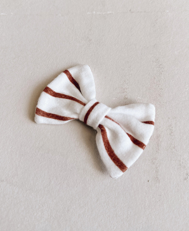 Conjunto Bebê Menina Verão Camiseta + Saia + Laço | Chocolate e Beach