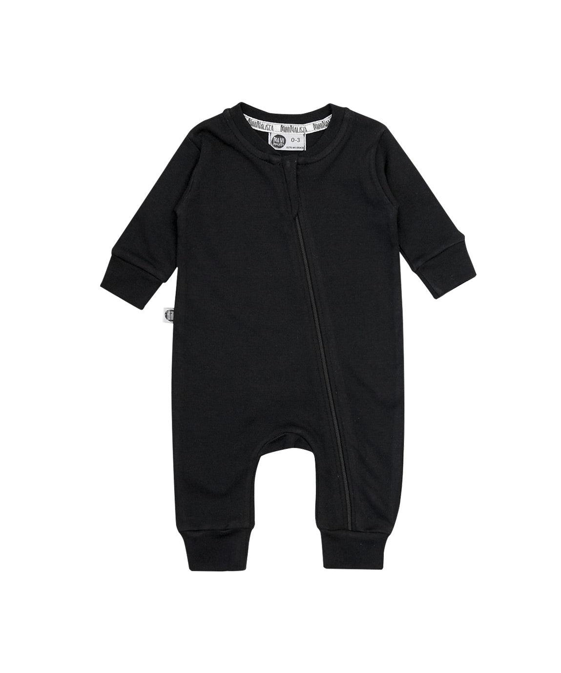 Macacao-bebe-unissex-preto-liso-bebe-monocromatico-escandinavo-bebe-estiloso-liso-basicos-2_73073f56-b3db-4009-98f6-453f7a3a50f1.jpg