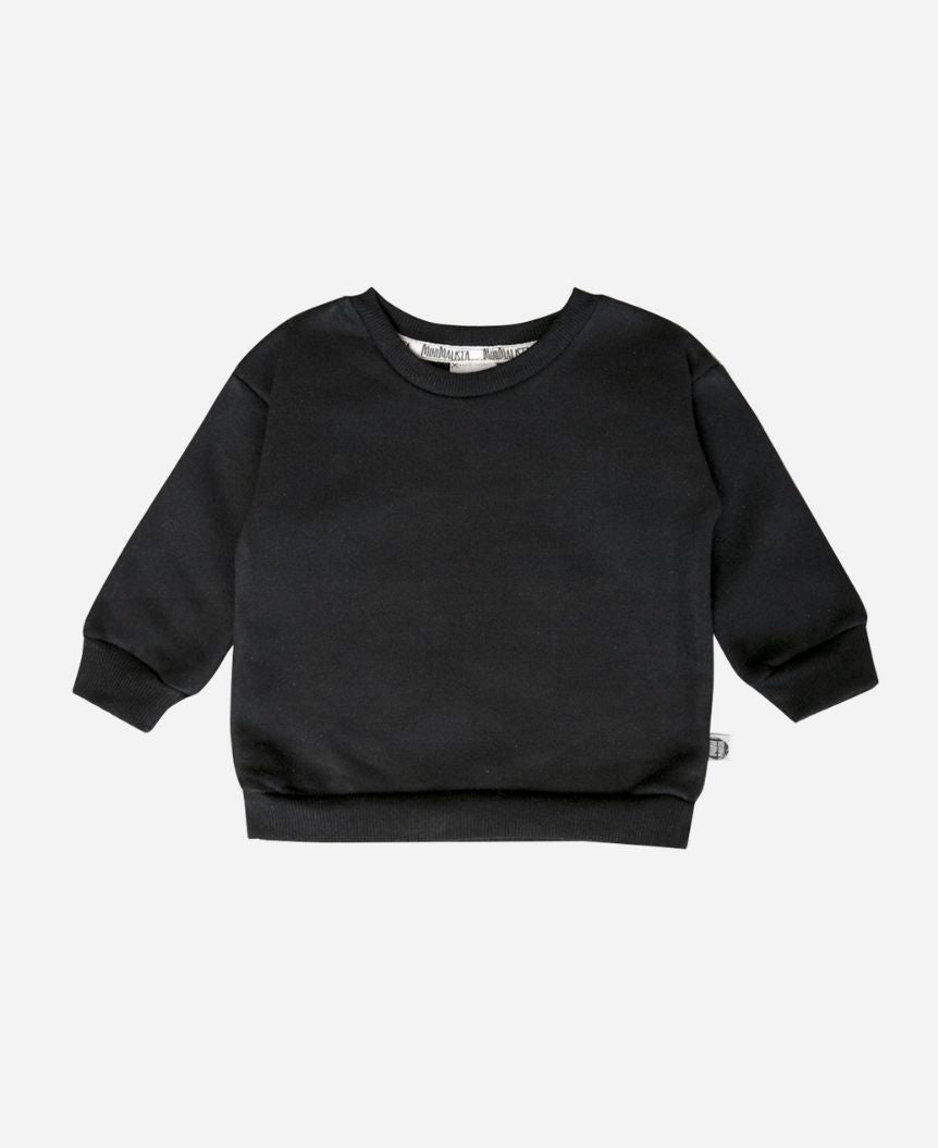Moletom Básico Liso Preto MiniMalista Baby — caimento reto e soltinho da blusa fechada, algodão peluciado macio antialérgico, marca criada por mãe de criança com alergia na pele.