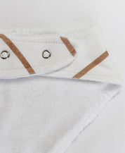 Forro do Babador Bandana Listras Caramelo MiniMalista, tecido duplo com fundo absorvente. Babador de bebê em algodão que protege a roupinha, unissex menino e menina.