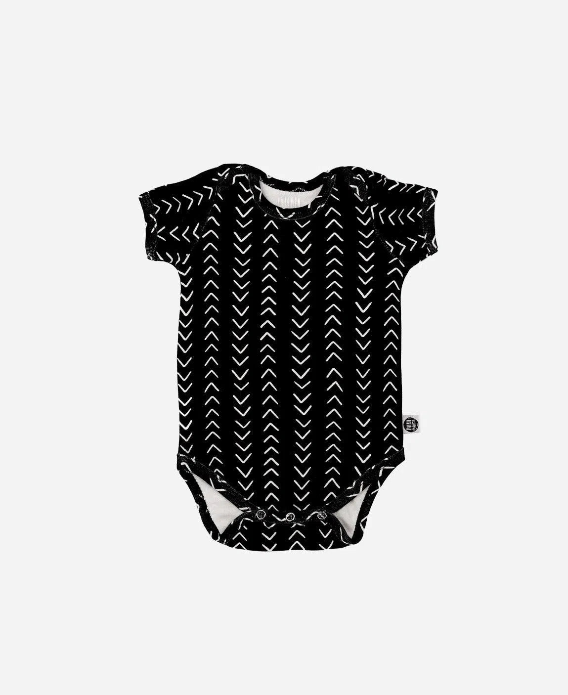 Body de Bebê Manga Curta Unissex Fishbone - MiniMalista Baby - b2b, Baby, Meia Estação, Menino, outlet, tab-tam-body-curto -bebê-minimalista-estiloso