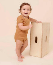 Body de Bebê Manga Curta Unissex MiniMalista | Liso Goldie - MiniMalista Baby - 0.3, b2b, Baby, black-friday, com-desconto-mm10, Meia Estação, Menina, Menino, Neutro, tab-tam-body-curto, Unissex -bebê-minimalista-estiloso