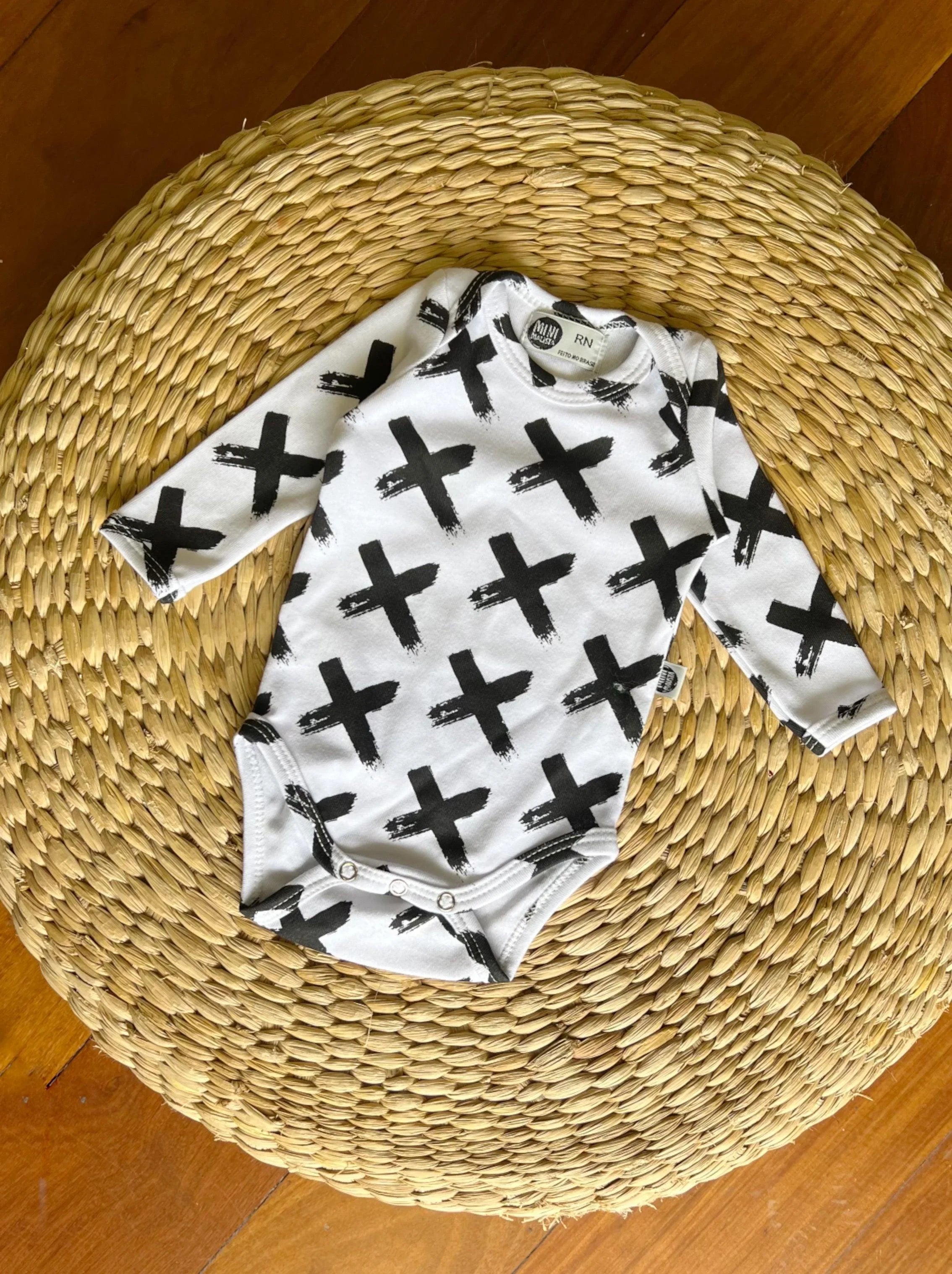 Body de Bebê Manga Longa Unissex Cruzetas - MiniMalista Baby - b2b, com-desconto-mm10, Frio, Kids, Menina, Neutro, tab-tam-vestido-manga-longa, Unissex, Winter Sale 30% -bebê-minimalista-estiloso