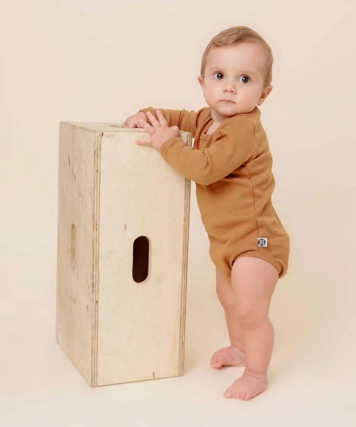 Body de Bebê Manga Longa Unissex MiniMalista | Liso Goldie - MiniMalista Baby - 0.3, b2b, Baby, black-friday, com-desconto-mm10, Frio, Menina, Menino, Neutro, tab-tam-body-manga-longa, Unissex, Winter Sale 20% -bebê-minimalista-estiloso