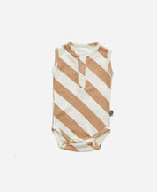 Body de Bebê Regata Unissex Botões | Listras Diagonais Bege - MiniMalista Baby - 0.2, b2b, Baby, black-friday, Calor, com-desconto-mm10, Menino, Neutro, new, tab-tam-body-regata, Unissex, Verão -bebê-minimalista-estiloso