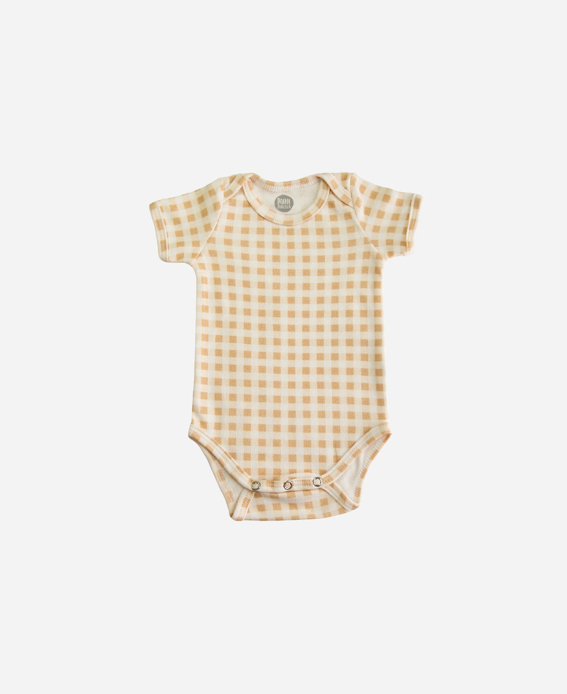 MiniMalista Body de Bebê Manga Curta Unissex em Vichy Bege, vista frontal. Xadrez vichy bege sobre Branco Off, 100% algodão. Body de bebê (onesie) unissex para menino e menina, do RN aos 18-24 meses.