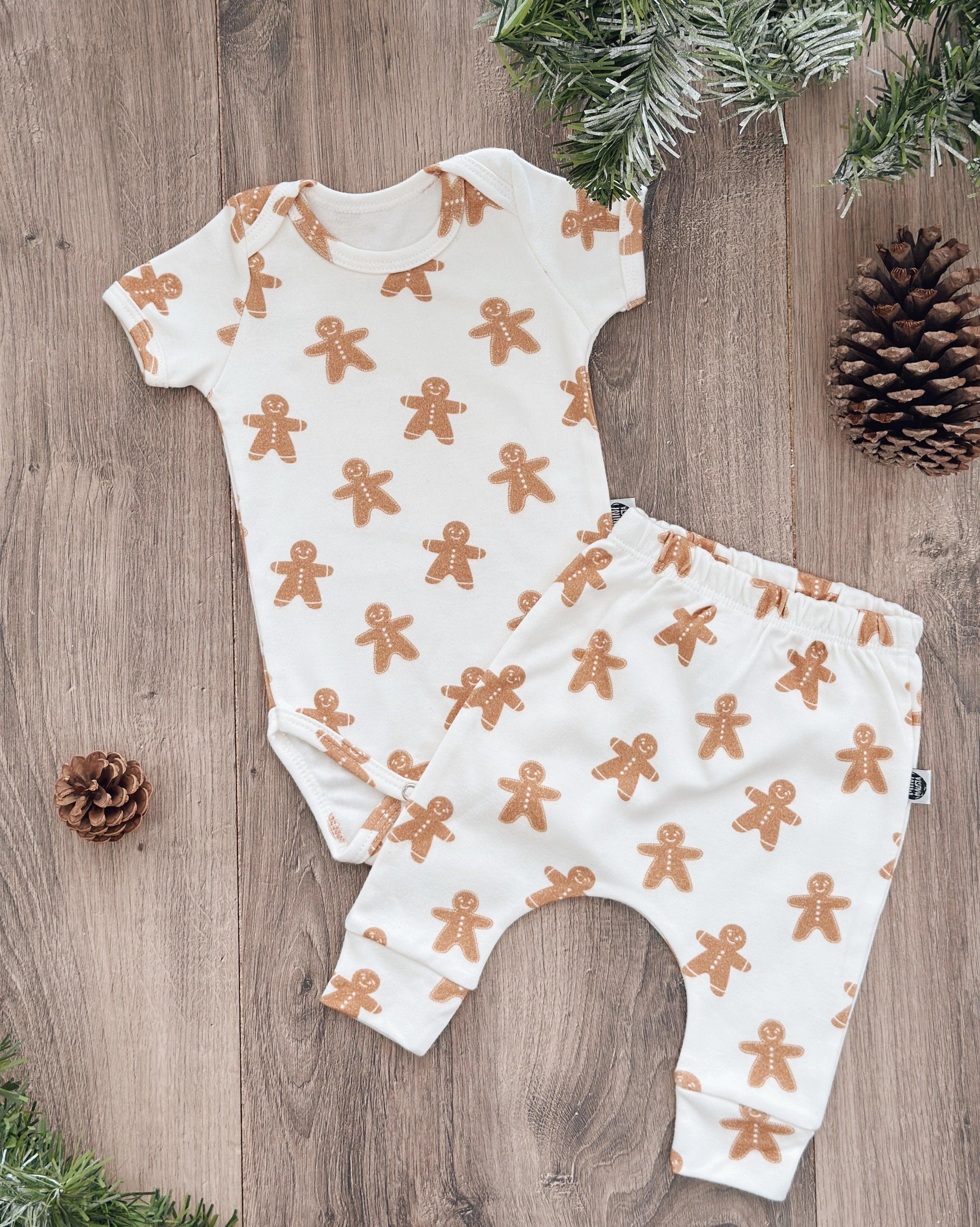 Calça de Bebê Harém Unissex Gingerbread - MiniMalista Baby - b2b, Baby, Christmas, com-desconto-mm10, Meia Estação, natal, Neutro, tab-tam-calça-harem-bebe, Unissex, Xmas -bebê-minimalista-estiloso