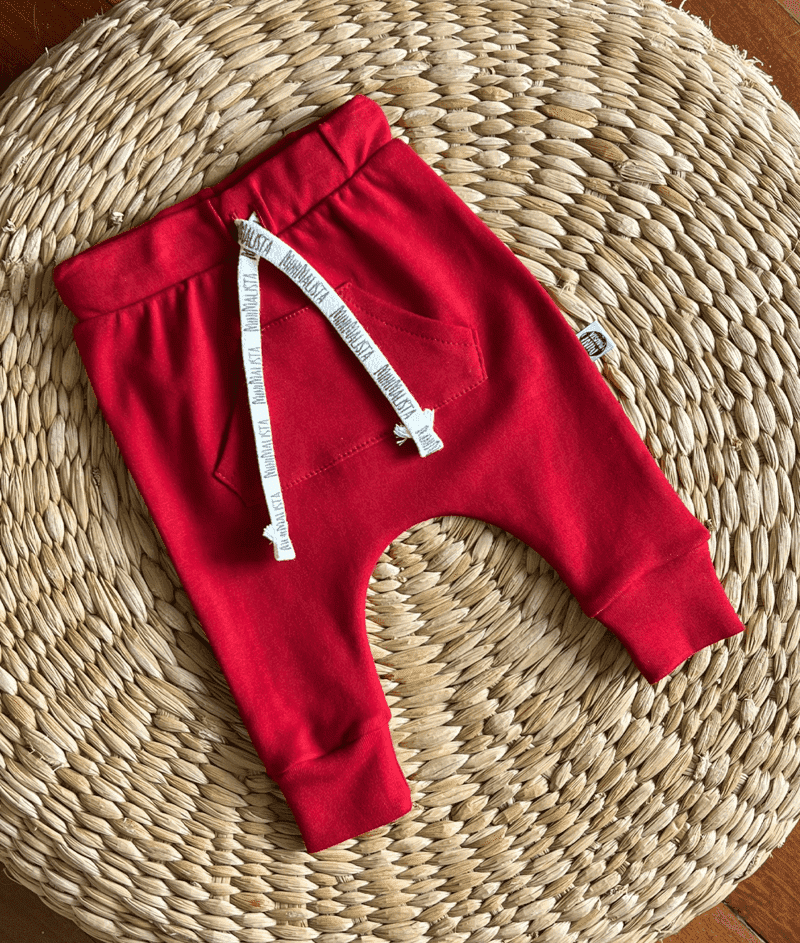 Calça de Bebê Unissex Bolsão MiniMalista Liso Real Red - MiniMalista Baby - 0, 0.3, b2b, Baby, black-friday, Christmas, com-desconto-mm10, Meia Estação, Natal, Neutro, tab-tam-calça-bolsão-kids, Unissex, Winter Sale 20%, Xmas -bebê-minimalista-estiloso