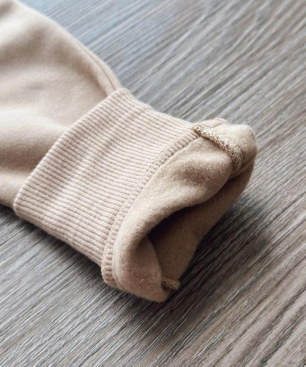 Calça Moletom Unissex Peluciado MiniMalista | Liso Cinnamon - MiniMalista Baby - 0.3, b2b, Baby, Best, black-friday, com-desconto-mm10, Frio, Kids, Menina, Menino, Neutro, tab-tam-calca-moletom, tab-tam-calça-molet-bebe, tam-tam-calça-bolsao-bebe, Unissex -bebê-minimalista-estiloso