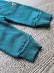 Calça Moletom Unissex Peluciado MiniMalista | Liso Deep Green - MiniMalista Baby - 0.2, b2b, Baby, black-friday, Christmas, com-desconto-mm10, Frio, Kids, Menino, natal, tab-tam-calca-moletom, tab-tam-calça-molet-bebe, tam-tam-calça-bolsao-bebe, Xmas -bebê-minimalista-estiloso